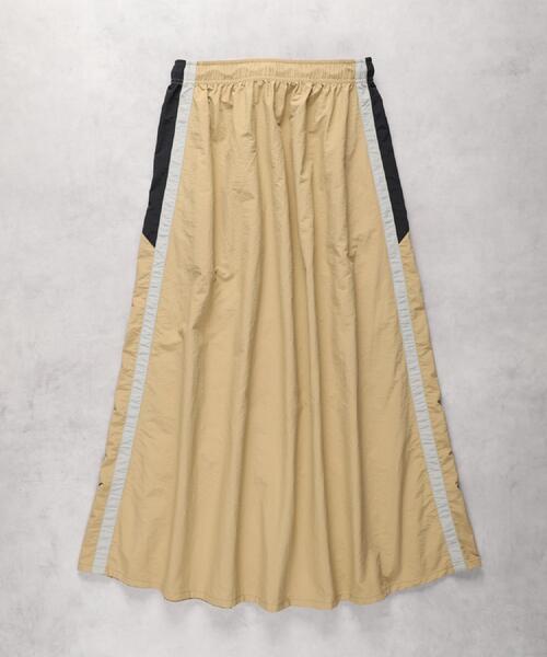 UMBRO(アンブロ)の「UMBRO(アンブロ)ナイロンマキシスカート(スカート・レディース・ベージュ/ブラック/ライトグレー・M/L)」の13枚目の写真