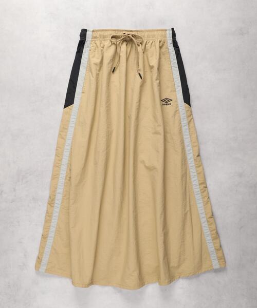 UMBRO(アンブロ)の「UMBRO(アンブロ)ナイロンマキシスカート(スカート・レディース・ベージュ/ブラック/ライトグレー・M/L)」の15枚目の写真