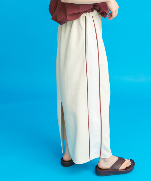 KBF（ケイビーエフ）の「サイドラインジャージスカート（スカート・レディース・アイボリー/ネイビー・ONE）」の6枚目の写真