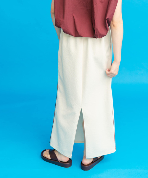 KBF（ケイビーエフ）の「サイドラインジャージスカート（スカート・レディース・アイボリー/ネイビー・ONE）」の7枚目の写真