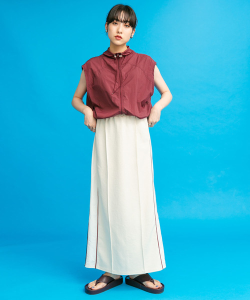 KBF（ケイビーエフ）の「サイドラインジャージスカート（スカート・レディース・アイボリー/ネイビー・ONE）」の8枚目の写真