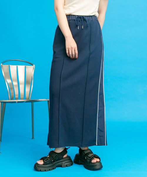 KBF（ケイビーエフ）の「サイドラインジャージスカート（スカート・レディース・アイボリー/ネイビー・ONE）」の12枚目の写真