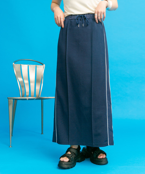 KBF（ケイビーエフ）の「サイドラインジャージスカート（スカート・レディース・アイボリー/ネイビー・ONE）」の13枚目の写真