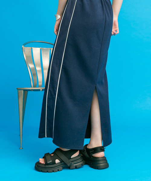 KBF（ケイビーエフ）の「サイドラインジャージスカート（スカート・レディース・アイボリー/ネイビー・ONE）」の14枚目の写真