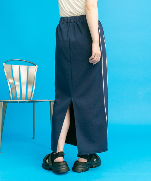 KBF（ケイビーエフ）の「サイドラインジャージスカート（スカート・レディース・アイボリー/ネイビー・ONE）」の17枚目の写真