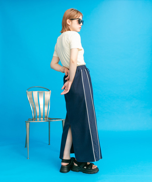 KBF（ケイビーエフ）の「サイドラインジャージスカート（スカート・レディース・アイボリー/ネイビー・ONE）」の19枚目の写真