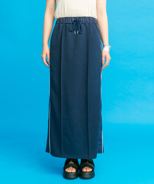 KBF（ケイビーエフ）の「サイドラインジャージスカート（スカート・レディース・アイボリー/ネイビー・ONE）」の21枚目の写真