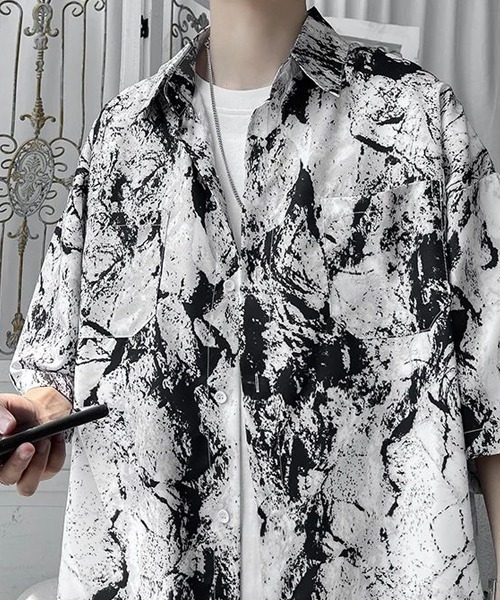 モノトーン総柄プリントオーバーサイズ半袖シャツ(NEZ)（Tシャツ