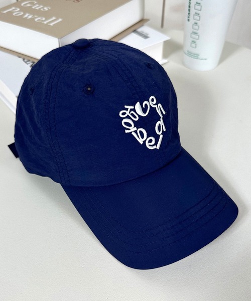 CRB（シーアールビー）の「ロゴハートキャップ（キャップ・レディース・オフホワイト/ブラック/ネイビー/ベージュ・F）」の4枚目の写真