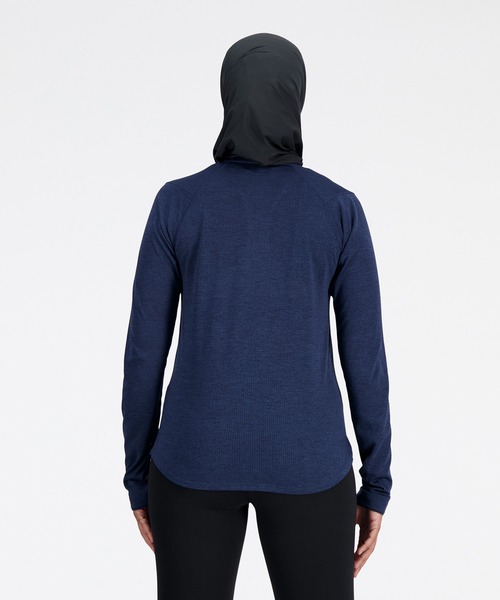 NEW BALANCE(ニューバランス)の「Athletics ロングスリーブTシャツ(Tシャツ/カットソー・レディース・ライラック/ネイビー・LARGE/MEDIUM/SMALL)」の4枚目の写真