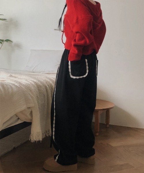 by muni:r（バイ ムニール）の「レースラインスウェットパンツ（スウェットパンツ・レディース・グレー/ブラック・FREE）」の5枚目の写真