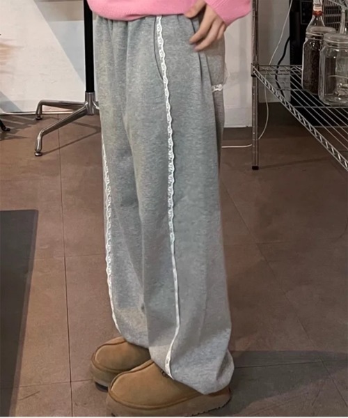 by muni:r（バイ ムニール）の「レースラインスウェットパンツ（スウェットパンツ・レディース・グレー/ブラック・FREE）」の9枚目の写真