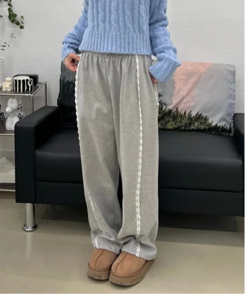 by muni:r（バイ ムニール）の「レースラインスウェットパンツ（スウェットパンツ・レディース・グレー/ブラック・FREE）」の12枚目の写真