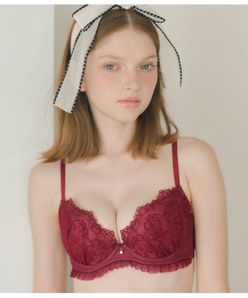 PEACH JOHN（ピーチジョン）の「【盛り谷間メイク！A～Eカップ展開☆バリエいろいろ♪】盛れる谷間メイクレースブラジャー＆ショーツセット（ブラ&ショーツ・レディース・グレイッシュベージュ/スモークピンク/ブラック/ピンクベージュ/グリーン/ボルドー/ブラウン/ホワイト/ライトブラック/ピンク/ライトピンク/ライトブルー/クリアブルー/グレー/オフホワイト/コーラルピンク/ブルー系その他/アイボリー/ネイビー/レッド/ライトベージュ・A70/A75/B65/B70/B75/C65/C70/C75/D65/D70/D75/E65/E70/E75）」の20枚目の写真