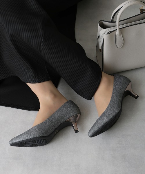 DEMETER(デメテル)の「5.5㎝ ポインテッドトゥ ピンヒール パンプス(パンプス・レディース・ブラック/ピンクゴールド/ガンメタ/ブラック系その他・21.5cm/22.0cm/22.5cm/23.5cm/24.5cm/23.0cm/24.0cm/25.0cm)」の4枚目の写真
