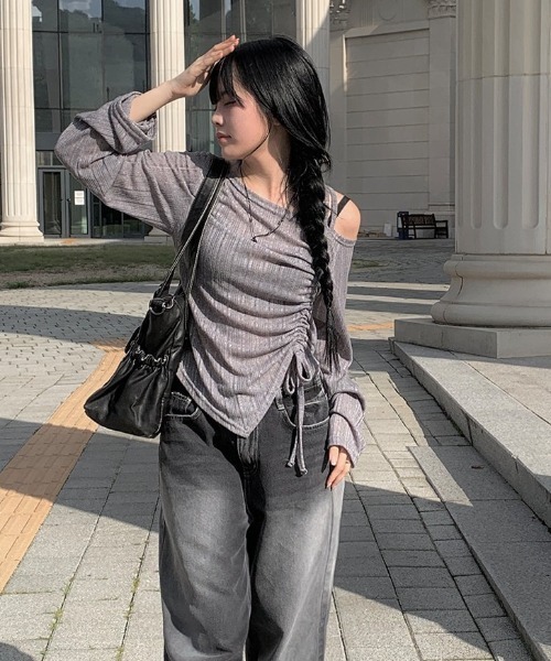 anyonemore（エニワンモア）の「ワンオフショルダーギャザーリボン長袖Ｔシャツ（Tシャツ/カットソー・レディース・ブラック/グレー・FREE）」の7枚目の写真