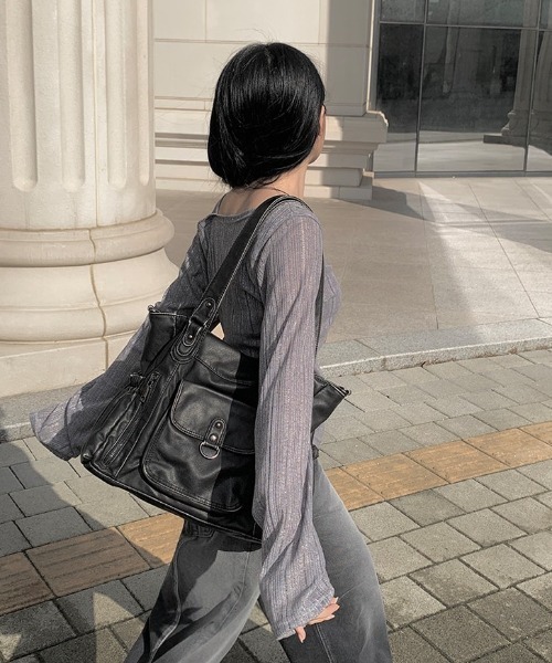 anyonemore（エニワンモア）の「ワンオフショルダーギャザーリボン長袖Ｔシャツ（Tシャツ/カットソー・レディース・ブラック/グレー・FREE）」の9枚目の写真