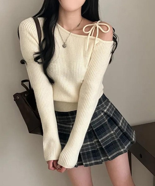 Nia（ニア）の「Nia(ニア)/ワンショルダー　リボンニット（ニット/セーター・レディース・ブラック/アイボリー/レッド・FREE）」の9枚目の写真