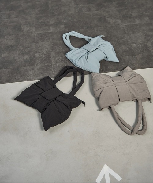 THE YOn（ザヨン）の「ビックリボンモチーフトートバッグ（トートバッグ・レディース・ブラック/サックスブルー/グレー・FREE）」の4枚目の写真