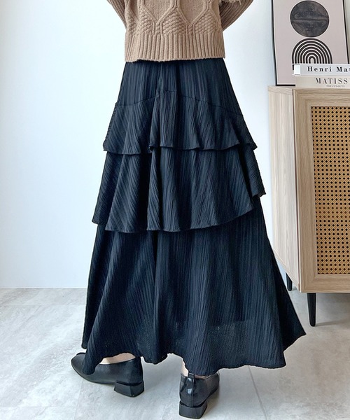 Futier land（フューティアランド）の「歩くたびココロモオドル。ランダムフリルティアードロングスカート（スカート・レディース・チャコールグレー/オフホワイト/ブラック・LARGE/MEDIUM）」の5枚目の写真