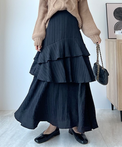 Futier land（フューティアランド）の「歩くたびココロモオドル。ランダムフリルティアードロングスカート（スカート・レディース・チャコールグレー/オフホワイト/ブラック・LARGE/MEDIUM）」の6枚目の写真