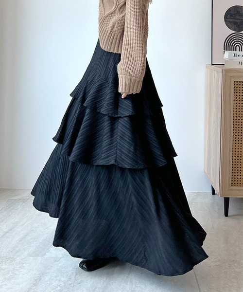 Futier land（フューティアランド）の「歩くたびココロモオドル。ランダムフリルティアードロングスカート（スカート・レディース・チャコールグレー/オフホワイト/ブラック・LARGE/MEDIUM）」の9枚目の写真