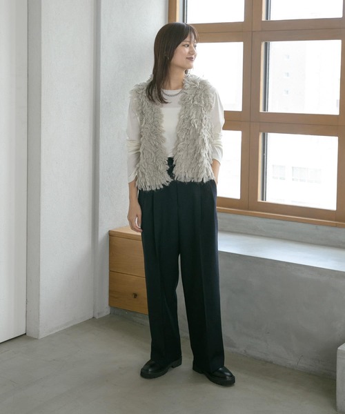 URBAN RESEARCH（アーバンリサーチ）の「ループニットベスト（ベスト・レディース・ライトグレー/チャコールグレー・FREE）」の20枚目の写真