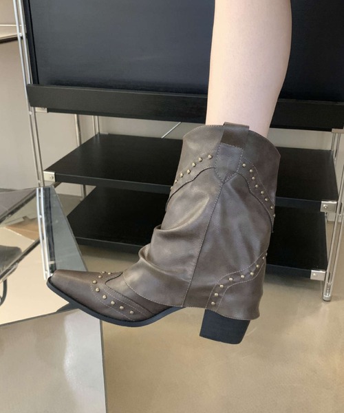 lilful（リルフル）の「スタッズアクセント ウエスタンショートブーツ（ブーツ・レディース・ブラック/ブラウン/ダークブラウン・M/L）」の21枚目の写真