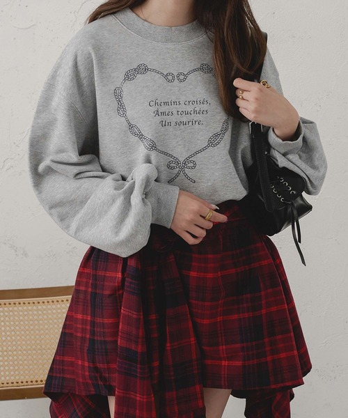 Ambre Neige(アンブルネージュ)の「heart logo ribbon sweat / ハートロゴリボンスウェット(スウェット・レディース・杢グレー/ネイビー・FREE)」の2枚目の写真