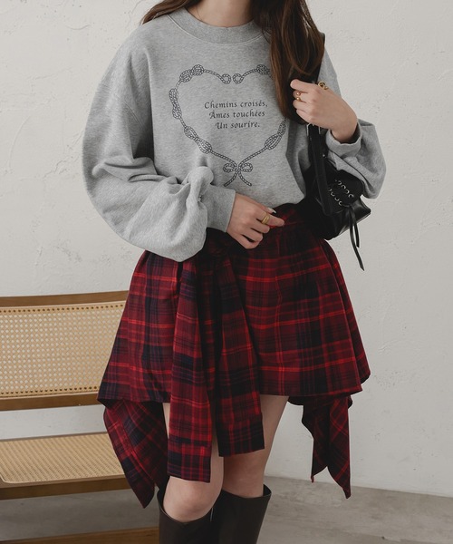 Ambre Neige(アンブルネージュ)の「heart logo ribbon sweat / ハートロゴリボンスウェット(スウェット・レディース・杢グレー/ネイビー・FREE)」の3枚目の写真