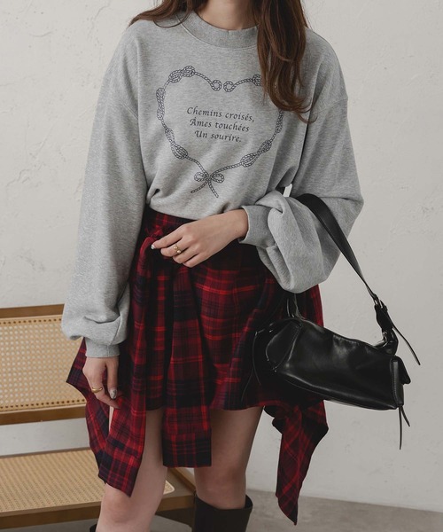 Ambre Neige(アンブルネージュ)の「heart logo ribbon sweat / ハートロゴリボンスウェット(スウェット・レディース・杢グレー/ネイビー・FREE)」の4枚目の写真