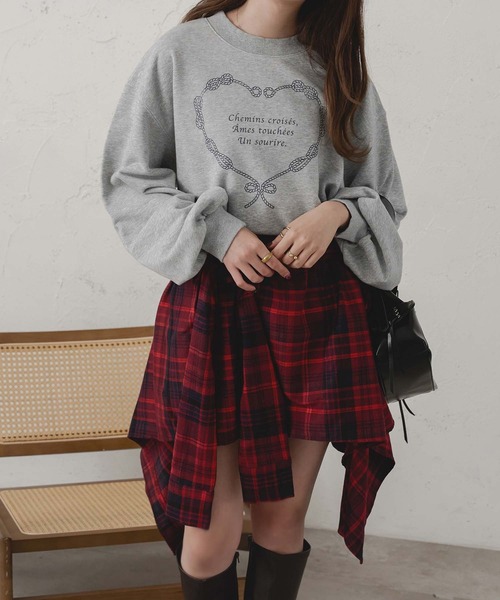 Ambre Neige(アンブルネージュ)の「heart logo ribbon sweat / ハートロゴリボンスウェット(スウェット・レディース・杢グレー/ネイビー・FREE)」の19枚目の写真