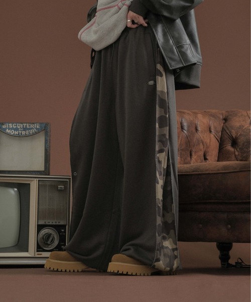 sedacle(セダクル)の「サイド迷彩スウェットパンツ(スウェットパンツ・メンズ・チャコールグレー/グレー・LARGE/MEDIUM/SMALL)」の4枚目の写真