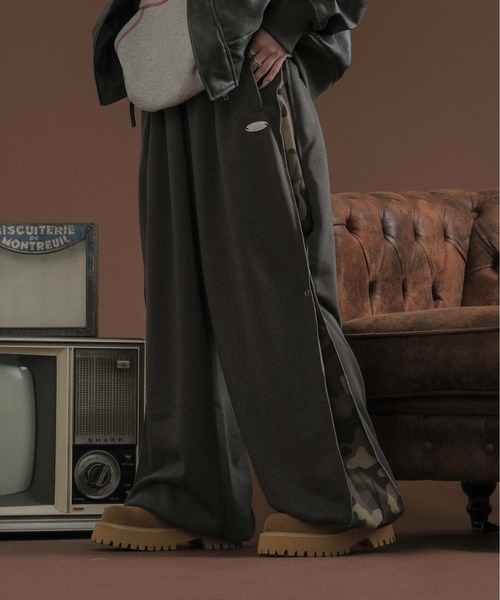 sedacle(セダクル)の「サイド迷彩スウェットパンツ(スウェットパンツ・メンズ・チャコールグレー/グレー・LARGE/MEDIUM/SMALL)」の5枚目の写真