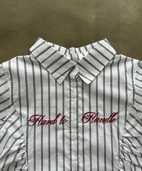 SHAGGIE（シャギー）の「刺繍入りピンストライプ半袖シャツ（シャツ/ブラウス・レディース・ホワイト/ブラック・FREE）」の7枚目の写真