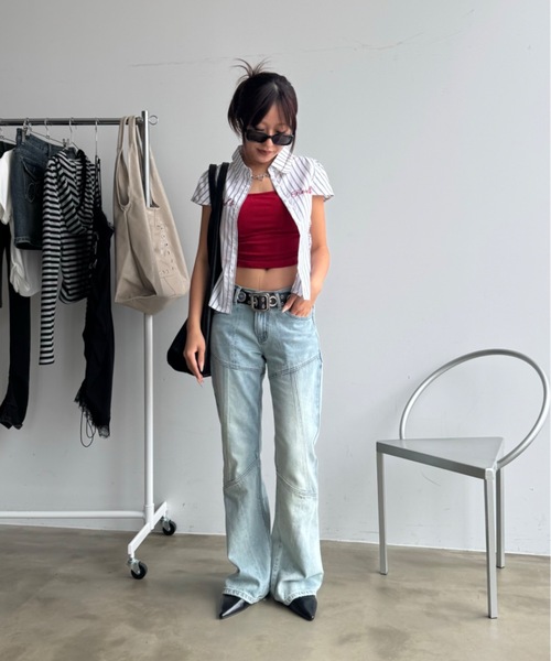 SHAGGIE（シャギー）の「刺繍入りピンストライプ半袖シャツ（シャツ/ブラウス・レディース・ホワイト/ブラック・FREE）」の3枚目の写真