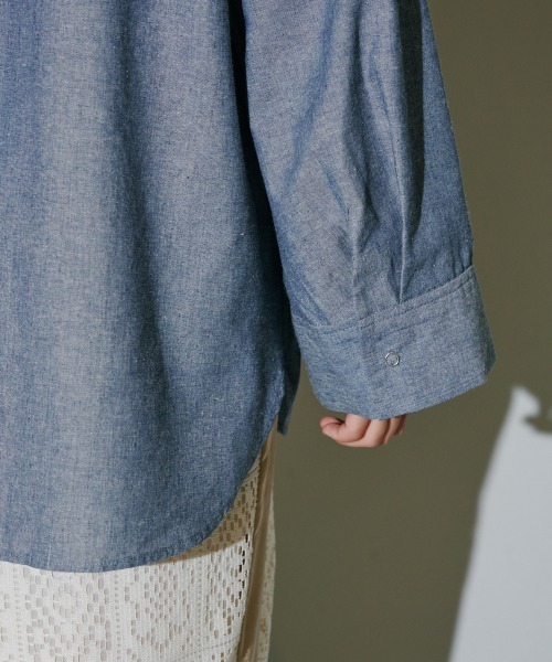 terrace(テラス)の「ワイドスリーブダンガリーシャツ(シャツ/ブラウス・レディース・ブラック/グレー/ブルー・MEDIUM)」の19枚目の写真
