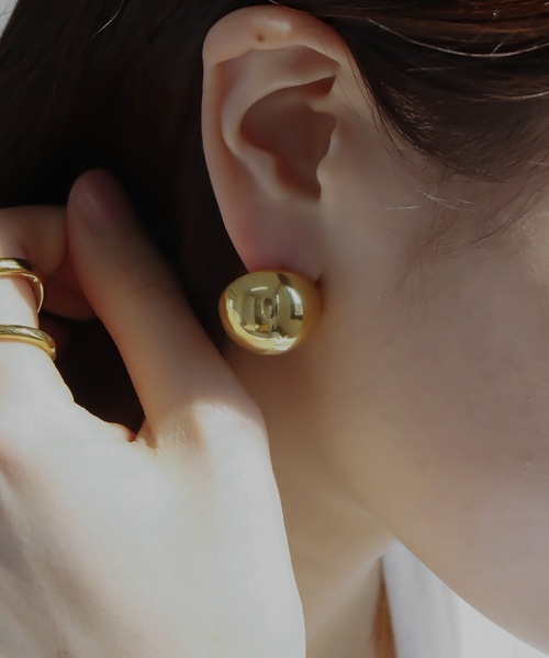 abaskdesign(アバスクデザイン)の「金属アレルギー対応 メタルボタンピアス(ピアス(両耳用)・レディース・ゴールド/シルバー・FREE)」の1枚目の写真