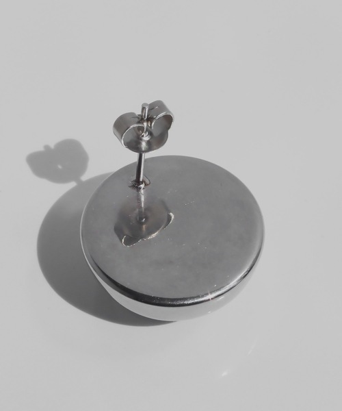 abaskdesign(アバスクデザイン)の「金属アレルギー対応 メタルボタンピアス(ピアス(両耳用)・レディース・ゴールド/シルバー・FREE)」の3枚目の写真