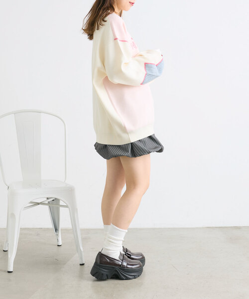 w closet(ダブルクローゼット)の「BIGスウェットライクプルオーバー(ニット/セーター・レディース・グレー/オフホワイト/ブルー・FREE)」の11枚目の写真