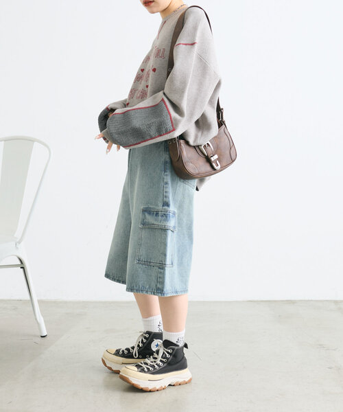 w closet(ダブルクローゼット)の「BIGスウェットライクプルオーバー(ニット/セーター・レディース・グレー/オフホワイト/ブルー・FREE)」の20枚目の写真