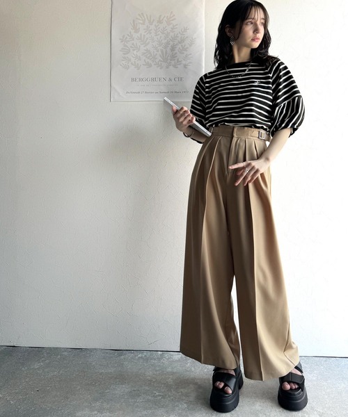 classicalelf(クラシカルエルフ)の「大人の上品シンプル。ワンポイント刺繍ランタンスリーブボーダートップス(Tシャツ/カットソー・レディース・ブラック系その他/ホワイト×ブラック・LARGE/MEDIUM/SMALL/X-LARGE)」の5枚目の写真