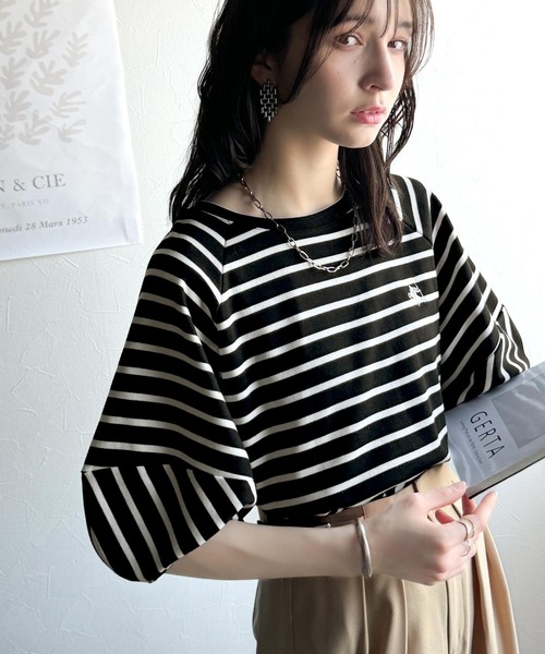 classicalelf(クラシカルエルフ)の「大人の上品シンプル。ワンポイント刺繍ランタンスリーブボーダートップス(Tシャツ/カットソー・レディース・ブラック系その他/ホワイト×ブラック・LARGE/MEDIUM/SMALL/X-LARGE)」の6枚目の写真