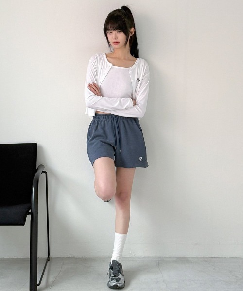 muahmuah（ムーアムーア）の「A'GEM/9 × .kom 『muah muah/ムーアムーア』 SLIM FIT LOGO CARDIGAN/スリムフィット ロゴ カーディガン（カーディガン/ボレロ・レディース・ホワイト/ブラック/グレー/ピンク・FREE）」の19枚目の写真