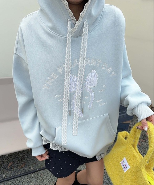 aimoha（アイモハ）の「リボンプリントパーカー（パーカー・レディース・ライトグレー/ピンク/ライトベージュ/ブルー/グレー・FREE）」の4枚目の写真