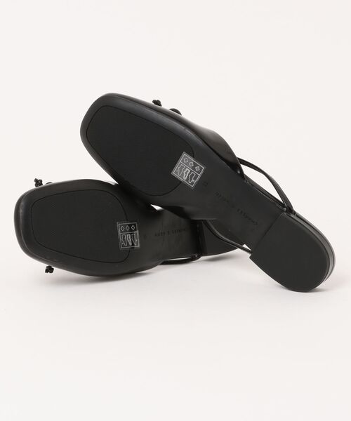 CHARLES & KEITH(チャールズ & キース)の「パールアクセント ボウフラットミュール(サンダル・レディース・ブラック系その他7/バーガンディー・25.5cm/25cm/24.5cm/23.5cm/23cm/22.5cm/26.5cm)」の11枚目の写真