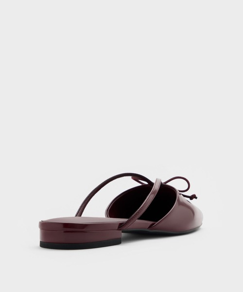 CHARLES & KEITH(チャールズ & キース)の「パールアクセント ボウフラットミュール(サンダル・レディース・ブラック系その他7/バーガンディー・25.5cm/25cm/24.5cm/23.5cm/23cm/22.5cm/26.5cm)」の4枚目の写真