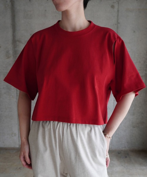 k3&co.（ケイスリーアンドコー）の「BACK OPEN TOP（Tシャツ/カットソー・レディース・チャコール/レッド/ホワイト・ONE SIZE）」の3枚目の写真