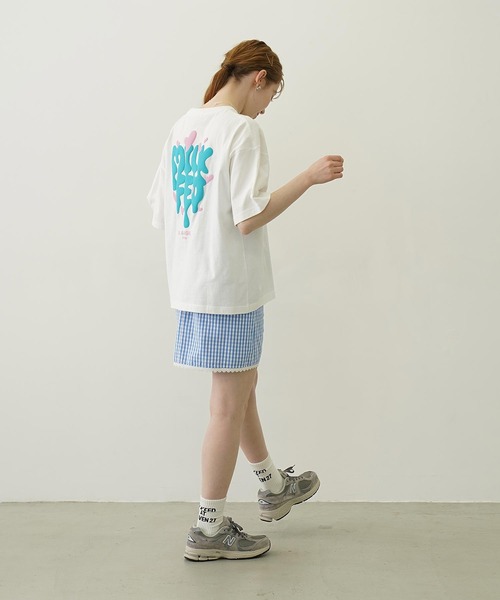 MILKFED.(ミルクフェド)の「MELT LOGO WIDE S/S TEE(Tシャツ/カットソー・レディース・ホワイト/ライトパープル/ブラック・L/M)」の8枚目の写真