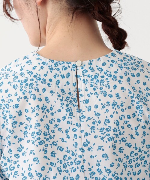 Afternoon Tea（アフタヌーンティー）の「フラワープリントＶネックブラウス（シャツ/ブラウス・レディース・ネイビー/ホワイト/ブラック・MEDIUM）」の7枚目の写真